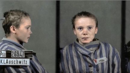 Les clichés recolorisés de Czesława, déportée au camp d'Auschwitz, en Pologne, durant la Seconde guerre mondiale. (FRANCE 2)