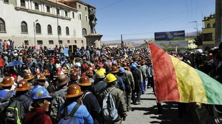 Des mineurs boliviens manifestent à Potosi, le 6 août 2010. (AFP)