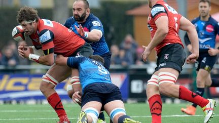 Leon Power (Oyonnax) face à la défense montpelliéraine