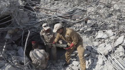 Deux ans après la chute de l'Organisation état islamique,&nbsp; Mossoul est toujours un champ de ruines. Avec des engins explosifs enfouis un peu partout dans la vieille ville. Une menace pour tous les habitants. (France 24)