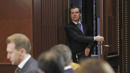 Le pr&eacute;sident russe, Dmitri Medvedev, dans sa r&eacute;sidence de Gorki, pr&egrave;s de Moscou (Russie), le 13 d&eacute;cembre 2011. (DMITRY ASTAKHOV / RIA NOVOSTI / REUTERS)