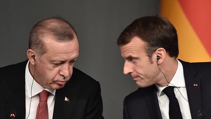 Les présidents turc et français, Recep Tayyip Erdogan et Emmanuel Macron, à Istanbul, le 27 octobre 2018. (OZAN KOSE / AFP)