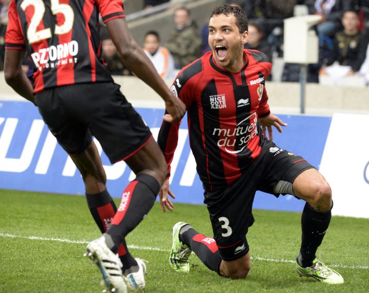 Le Br&eacute;silien Carlos Eduardo f&ecirc;te son joli but contre Lyon. (JEAN-PHILIPPE KSIAZEK / AFP)