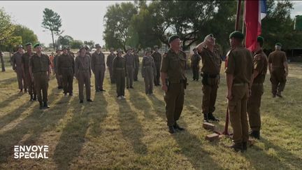 "Pourquoi voulez-vous vous mélanger avec des Noirs ?" En Afrique du Sud, des camps de vacances encadrés par des commandos paramilitaires ouvertement racistes (ENVOYÉ SPÉCIAL  / FRANCE 2)