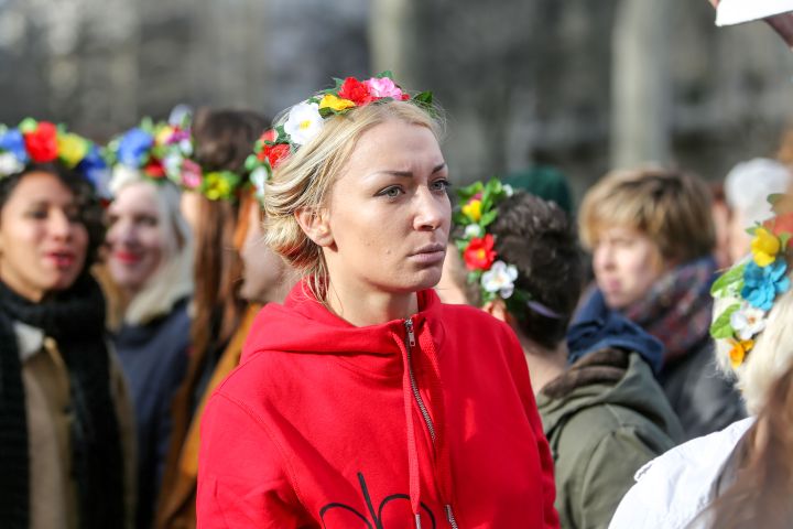 Inna Schevchenko, leader du mouvement Femen, lors d'une manifestation à Paris le 1er février 2014. (MICHEL STOUPAK / CROWDSPARK / AFP)