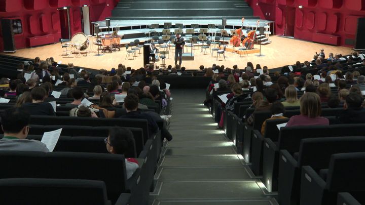 Nearly 700 people registered to take part in the free public rehearsal sessions.  (France 3 Strasbourg)