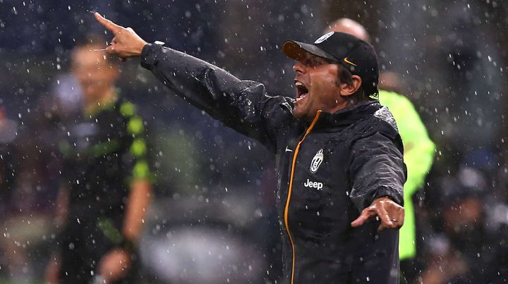 L'entra&icirc;neur de la Juventus Antonio Conte lors d'un match face &agrave; la Sampdoria, le 24 ao&ucirc;t 2013.&nbsp; (CARLO BARONCINI / AP / SIPA)