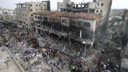 Un centre commercial bombard&eacute; par l'arm&eacute;e isra&eacute;lienne &agrave; Rafah (Gaza), le 24 ao&ucirc;t 2014. ( IBRAHEEM ABU MUSTAFA / REUTERS)