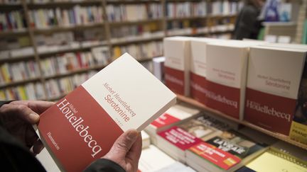 "Sérotonine" de Michel Houellebecq dans une librairie parisienne.
 (Thomas SAMSON / AFP)