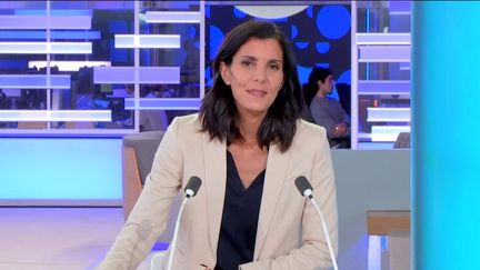 Le 23h info du dimanche 19 novembre, présenté par Sorya Khaldoun sur franceinfo, est consultable en ligne en replay pour voir et revoir ce journal télévisé qui décrypte l'actualité. Retrouvez les dernières infos du weekend, les grands reportages, les interviews et les explications de la rédaction sur toute l’actualité nationale et internationale. (FRANCEINFO)