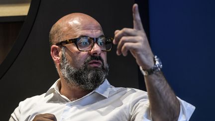 &nbsp;Stephane Giuranna, l'avocat de Marcel Jacob dans l'affaire Grégory, lors d'une conférence de presse à Dijon, le 19 juin 2017.&nbsp; (PHILIPPE DESMAZES / AFP)