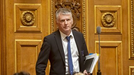 Le sénateur centriste Philippe Folliot lors d'un débat sur la réforme des retraites, le 10 mars 2023. (VINCENT ISORE / MAXPPP)