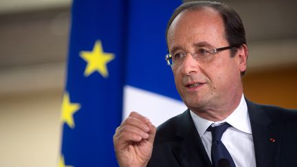 Le pr&eacute;sident Fran&ccedil;ois Hollande lors d'une conf&eacute;rence de presse &agrave;&nbsp;Dieudonn&eacute; (Oise), le 7 juin 2012. (BERTRAND LANGLOIS / AFP)