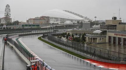 La pluie perturbe le programme avant le GP de Russie de Sotchi. (XAVI BONILLA / XAVI BONILLA)