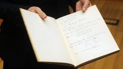 &nbsp; (Il s'agirait de l'unique manuscrit encore en circulation d'Alan Turing © Maxppp)