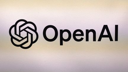 Le logo de l'entreprise américaine OpenAI. (ALAIN PITTON / NURPHOTO / AFP)