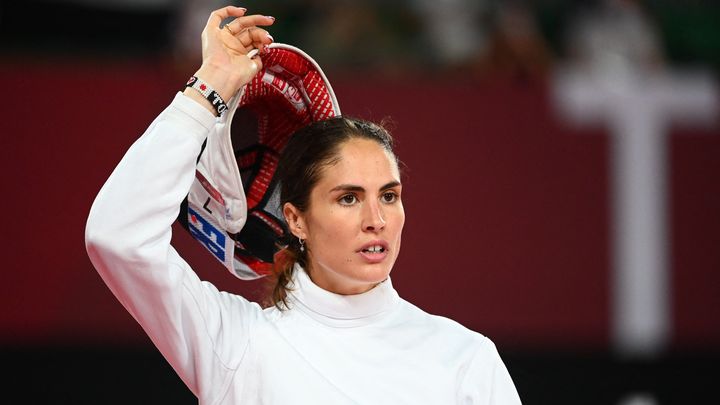 Elodie Clouvel lors de l'épreuve d'escrime du pentathlon moderne, le 5 août 2021 aux Jeux olympiques de Tokyo. (MONTIGNY PHILIPPE / KMSP / AFP)