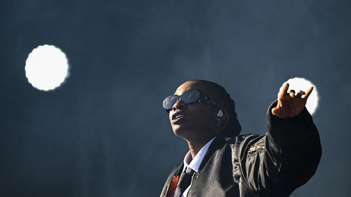 Little Simz lors de son unique concert en France au festival We Love Green. (ZOULERAH NORDDINE / AFP)