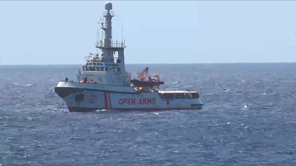 Migrants : situation "explosive" à bord de l''Open Arms" bloqué aux portes de Lampedusa