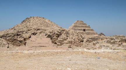 Les pyramides de la nécropole de Saqqara, en Egypte, le 14 juillet 2018. (KHALED DESOUKI / AFP)