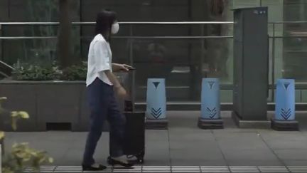 L'ingénieure japonaise d’IBM, Chieko Asakawa, a developpé ce projet de valise pour guider les mal-voyants. (Capture d'écran Youtube)