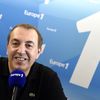 Jean-Marc Morandini dans les locaux d'Europe 1, à Paris, le 19 mars 2015. (DOMINIQUE FAGET / AFP)