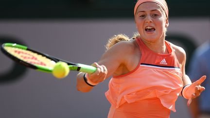 Jelena Ostapenko ne verra pas le deuxième tour (CHRISTOPHE ARCHAMBAULT / AFP)