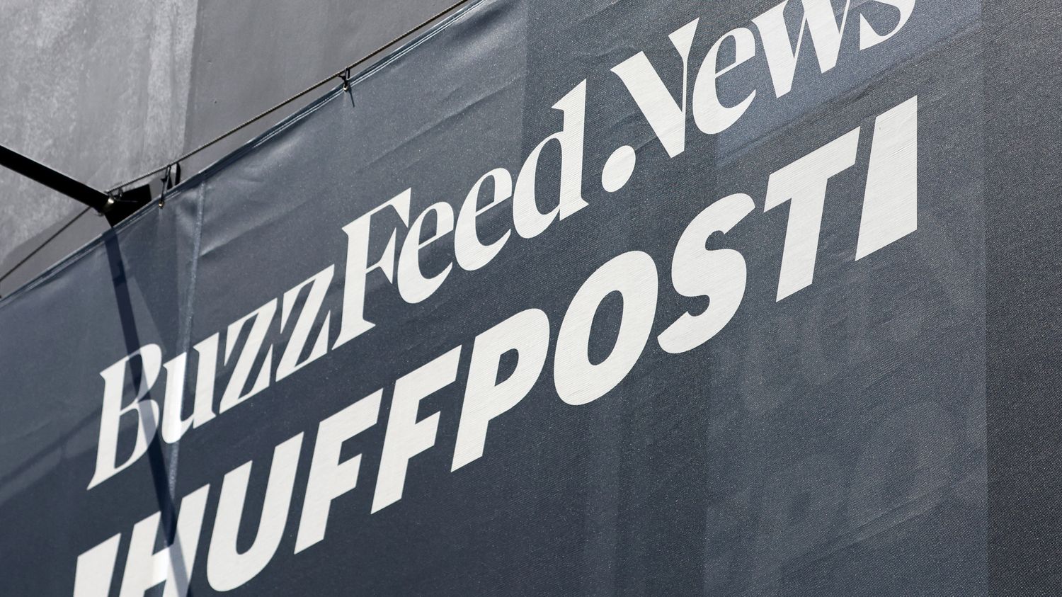 Buzzfeed News stopt