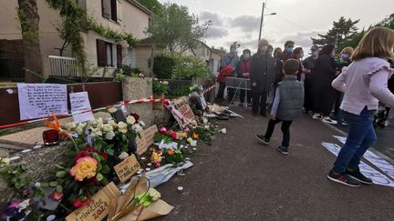 Hommage à Chahinez, brûlée vive par son mari à Mérignac (Gironde). (THOMAS COIGNAC / FRANCE-BLEU GIRONDE)