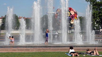 &nbsp; (Le Rhône est en alerte orange canicule. Les températures devront frôler les 40 degrés à Lyon demain jeudi 16 juillet © MaxPPP)