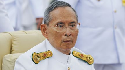 Le roi de Tha&iuml;lande,&nbsp;Bhumibol Adulyadej, le 9 juin 2012 &agrave; Bangkok. (REUTERS)