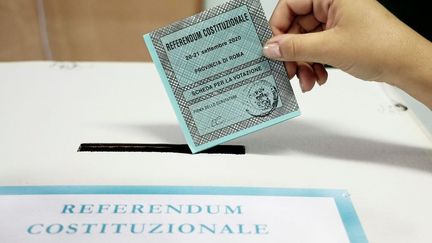 Bulletin de vote du referendum en Italie le 20 septembre. (SIMONA GRANATI - CORBIS / CORBIS NEWS)