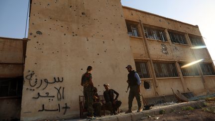 Des membres des forces kurdes à Hassaké en Syrie en août 2016. (DELIL SOULEIMAN / AFP)