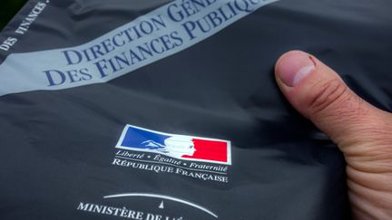 Un habitant de Cr&eacute;teil (Val-de-Marne) a re&ccedil;u une lettre de la Direction g&eacute;n&eacute;rale des Finances publiques informant sa famille de son d&eacute;c&egrave;s, r&eacute;v&egrave;le Le Parisien&nbsp;le 29 novembre 2014.&nbsp; (PHILIPPE HUGUEN / AFP)