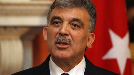 Le pr&eacute;sident turc&nbsp;Abdullah G&uuml;l &agrave; Londres (Royaume-Uni), le 22 novembre 2011. (DAN KITWOOD / GETTY IMAGES)