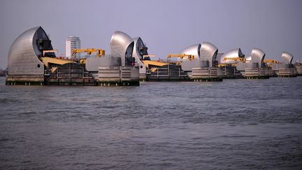 La barrière de la Tamise à l'est de Londres (CARL COURT / AFP)