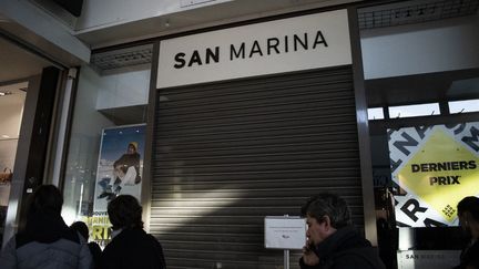 Un magasin San Marina fermé, photographié le 19 février 2023, à Vélizy-Villacoublay (Yvelines). (MAGALI COHEN / HANS LUCAS / AFP)