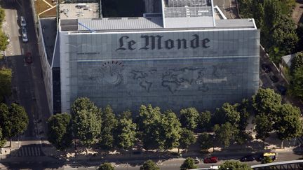 &nbsp; (La façade des locaux du journal Le Monde, à Paris © REUTERS/Charles Platiau)