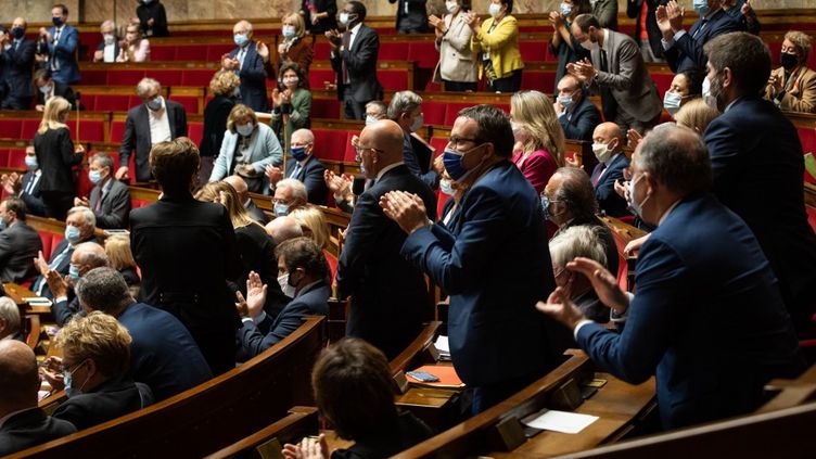 Ivg Lassemblée Donne Un Premier Feu Vert à Lallongement De 12 à 14 Semaines De Grossesse 