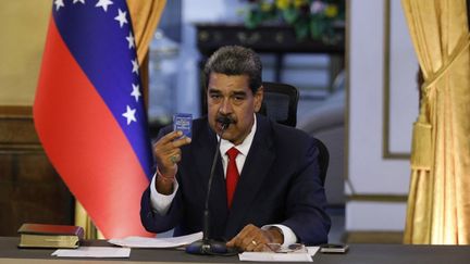 Nicolas Maduro s'exprime lors d'une conférence de presse au palais de Miraflores, à Caracas (Venezuela), le 2 août 2024. (PEDRO RANCES MATTEY / ANADOLU / AFP)