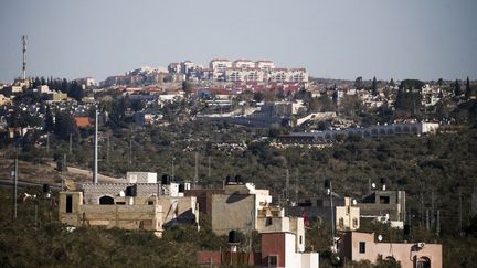 Ariel est une colonie sans véritable charme, qui s’étire sur des kilomètres de colines en Cisjordanie. (JAAFAR ASHTIYEH / AFP)