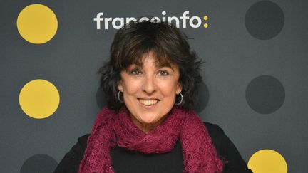 La journaliste et romancière Isabelle Alonso, en octobre 2017. (JEAN-CHRISTOPHE BOURDILLAT / RADIO FRANCE)