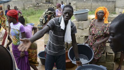 La capitale sénégalaise Dakar, en 2013, avait connu des problèmes d'approvisionnement en eau potable. (Thierry Gouegnon / Reuters)