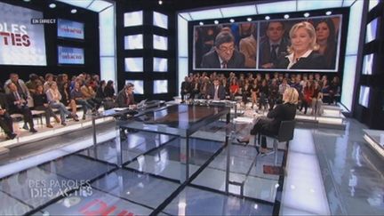 Vue du plateau de l'émission "Des Paroles et des Actes", le 23 février 2012. (France TV)