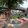 Un campement de migrants, avenue de Flandres, le 16 septembre 2016, dans le 19e arrondissement de Paris. (YANN BOHAC / CITIZENSIDE / AFP)