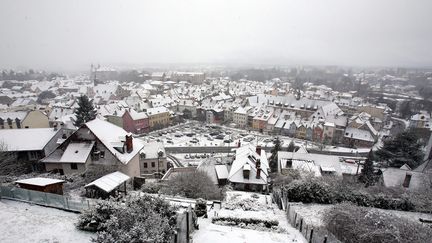 La ville de Montbéliard (Doubs) sous la neige, le 13 janvier 2017. (MAXPPP)