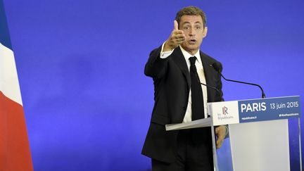 Nicolas Sarkozy donne un discours &agrave; Paris devant des adh&eacute;rents du parti Les R&eacute;publicains, le 13 juin 2015. (ALAIN JOCARD / AFP)