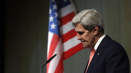 Le secr&eacute;taire d'Etat am&eacute;ricain John Kerry, lors d'une conf&eacute;rence de presse sur le nucl&eacute;aire iranien, &agrave; Gen&egrave;ve, le 10 novembre 2013. (JASON REED / REUTERS)