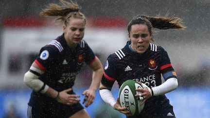 Les Françaises Romane Ménager (à gauche) et Jade Le Pesq (à droite). (FRANCK FIFE / AFP)