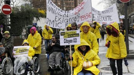 Manifestations de handicapés le 27 mars 2010 à Lyon (PHILIPPE MERLE / AFP)